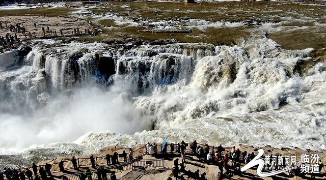 黄河壶口瀑布迎来冬季旅游热
