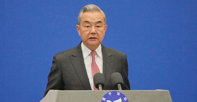 委内瑞拉深夜打来求救电话，王毅主任三句话，没一句是美国想听的