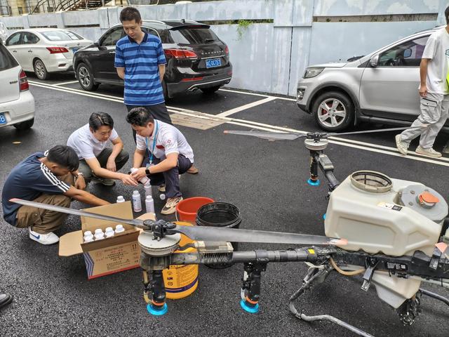 如何更好防控基孔肯雅热？珠海采用无人机来灭蚊