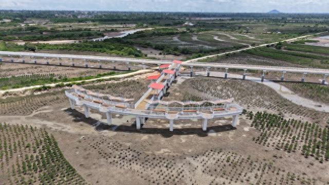 海南环岛旅游公路环新英湾支线完工