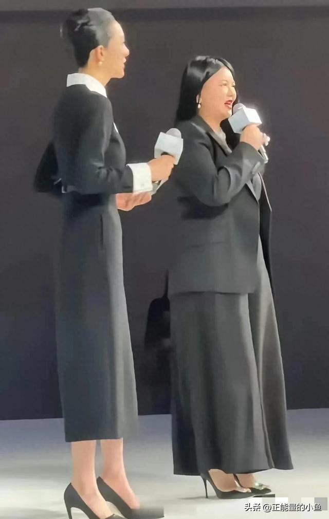 李湘，穿这么细的高跟鞋不难受吗？