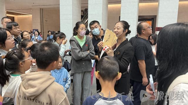 对话殷墟博物馆讲解员李甜： 一年半，330万人的奔赴 殷墟博物馆用“大”实力圈粉
