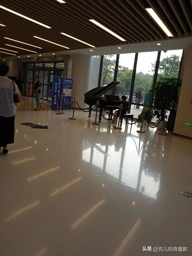 昨天出院回家两儿子在车上给我打预防说回家就在老人房间别管其他