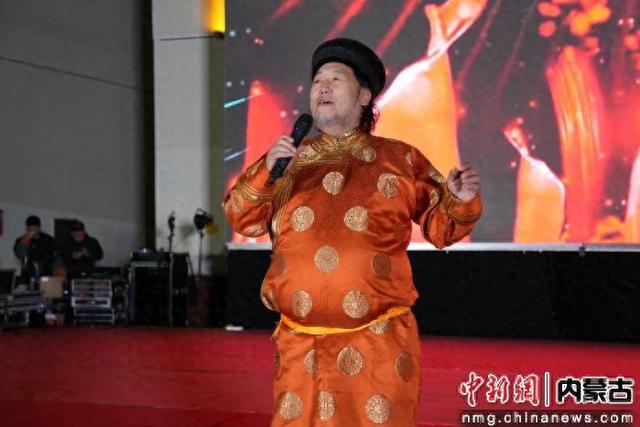 长调传情绕齐鲁 两地和风奏华章——扎鲁特旗乌兰牧骑走进武城