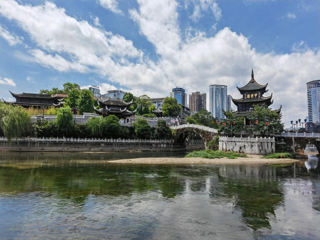 关于调整避暑季期间翠微园开放时间的通告