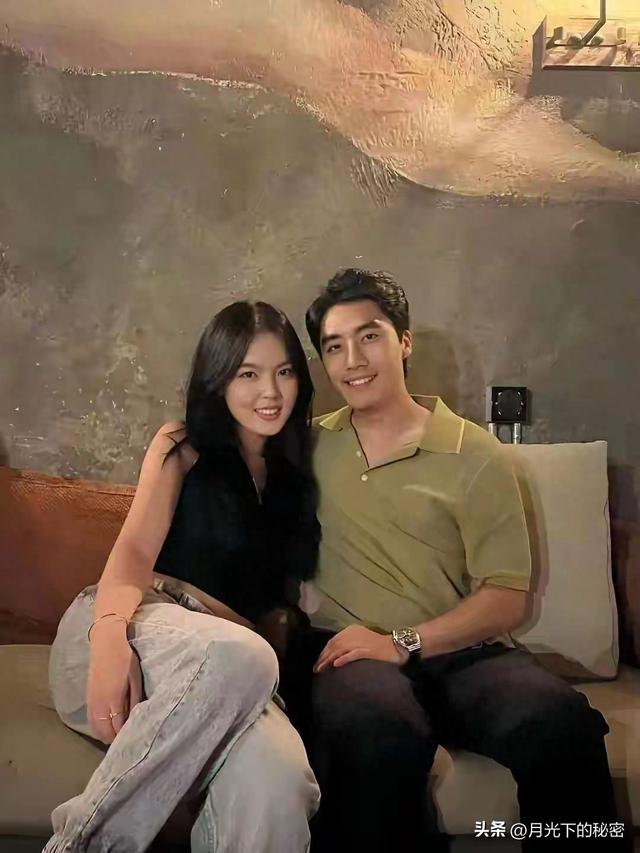 李咏女儿法图麦晒男友，眼光不错，男友五官端正浓眉大眼眉清目秀