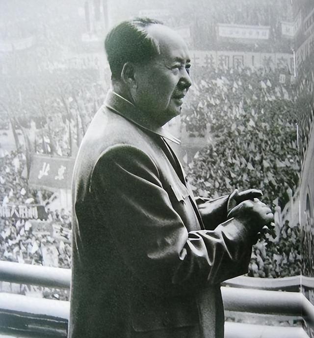1949年六大军区开会，无一人敢动，毛主席：谁不讲规矩就拿他开刀