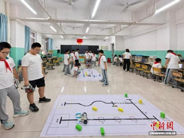 河北武强：首届中小学科学运动会举行