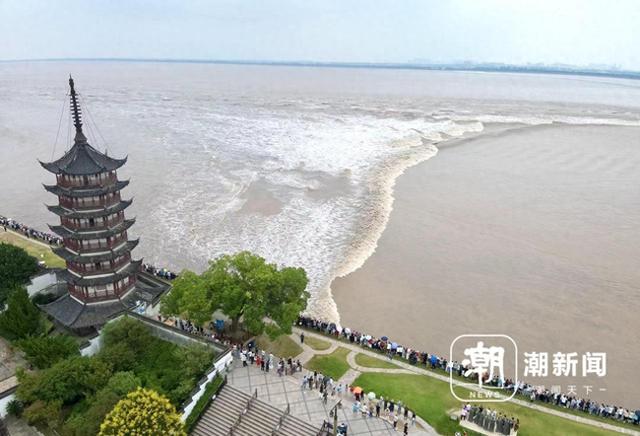 多图来袭，潮高一米多！万名游客共睹“鬼王潮”
