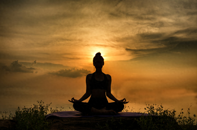 心里孤独的说说心情短语（独处 · 思想语句）