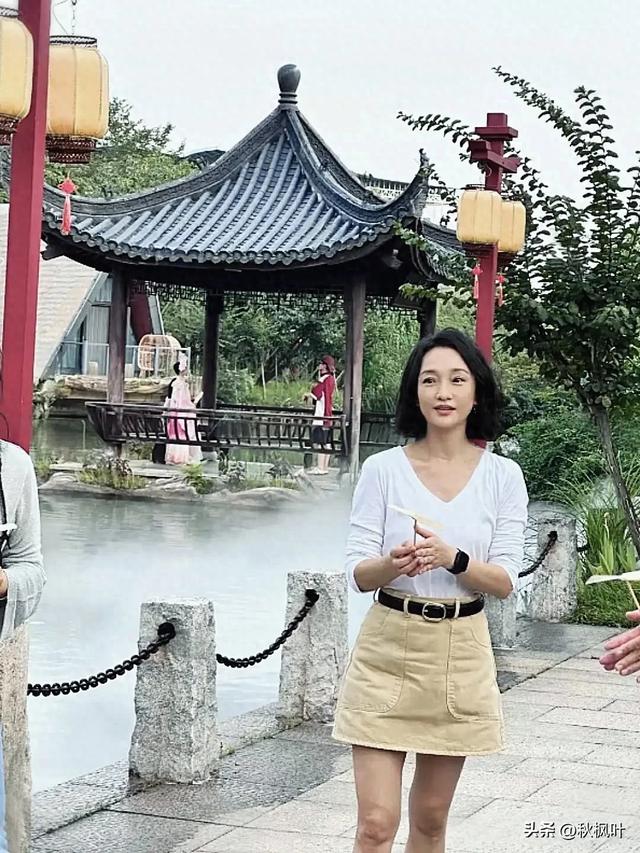 江西偶遇周迅，个子不高，大眼睛真的特别漂亮有灵气，挺漂亮的