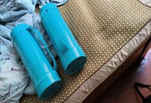 闹鬼的房间游戏攻略（房东收房时拍了张照）