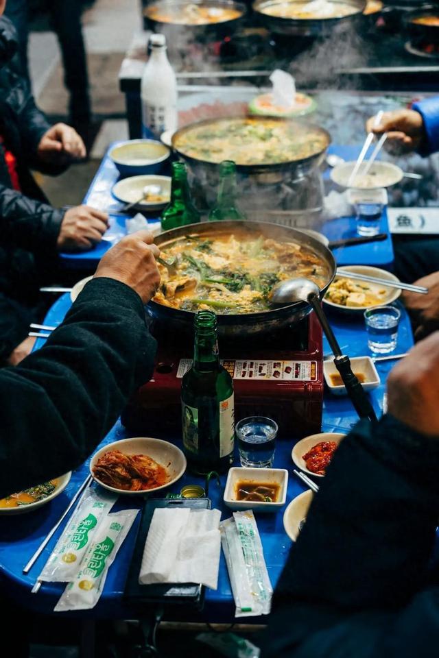 深圳一制造厂通过“散伙聚餐”结束工厂营业：结清工资、全员解散