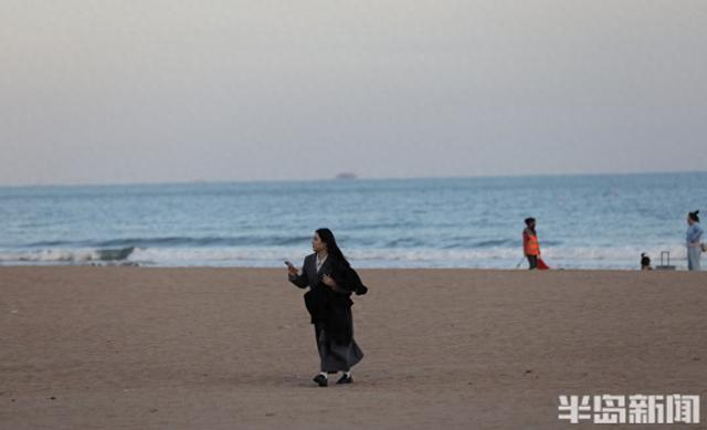 海边观夕阳
