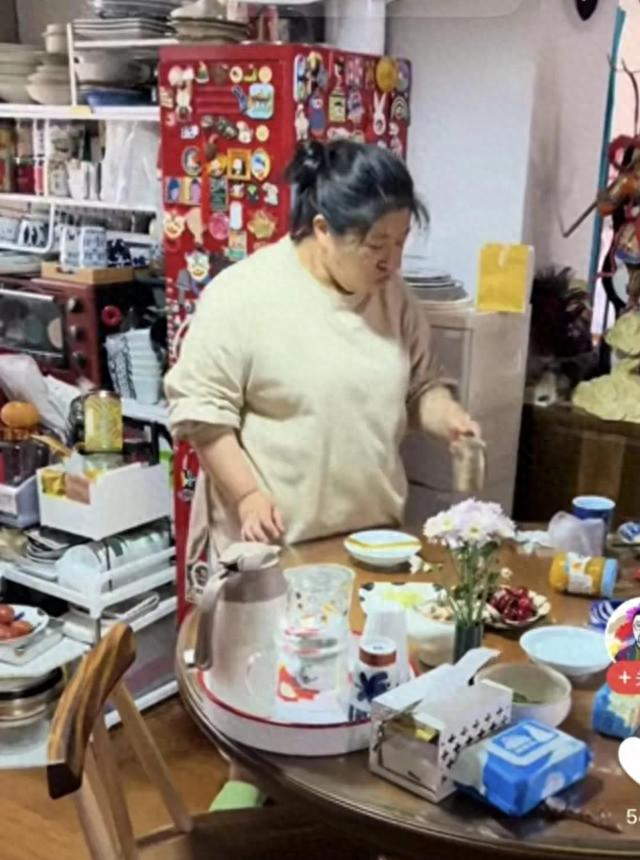 胡老师：承认被反噬，家里堆积如山，真实情况场面壮观 网友：