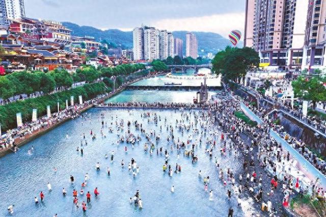 来了不想走 走了还想来 鄂西小城从“网红”变“长红”