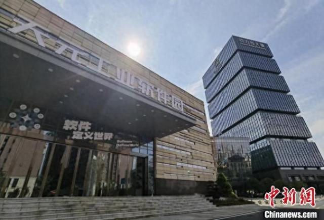 是优化营商环境中心（以数字为基服务为引 湖南株洲跑出优化营商环境加速度）