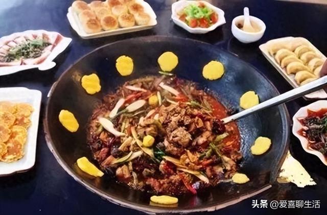 柴火鸡怎么做（柴火鸡的制作方法和配料鲜香入味特别好吃）