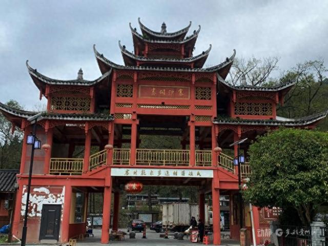 一桥一溪一楼间，侗寨深处的诗意栖居