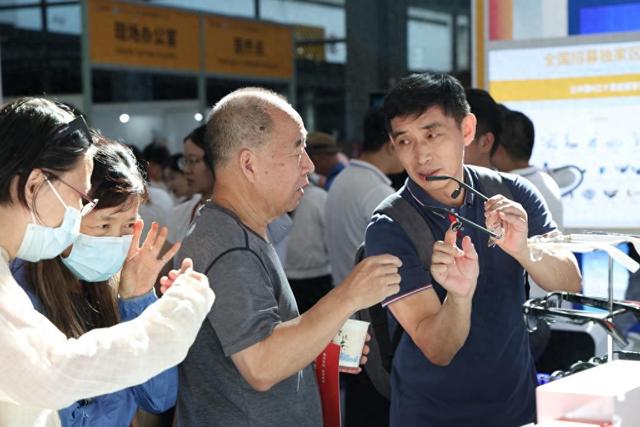 财经聚焦丨智能穿戴产品如何从“破圈”向加速普及迈进？