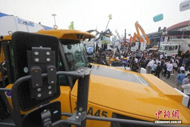 示威平息后雅加达经贸与文化活动再度升温
