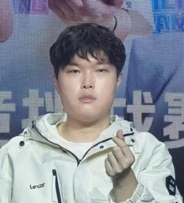 bin哥双眼让我想起一熟人，整容成亲妈都不认识，原生态才最耐看