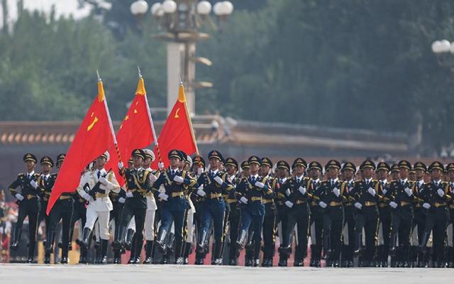 特朗普正式下令，要动真格了，英大使：中国是有史以来最强大对手