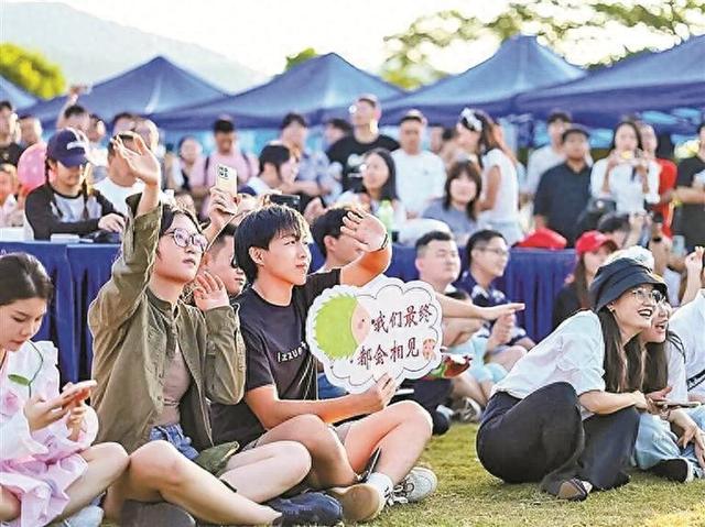 深圳龙华区公园文化季音乐Show成为超燃绿色音乐盛宴