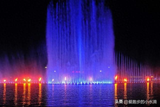 常州新龙湖音乐喷泉：水影之间的科技与浪漫