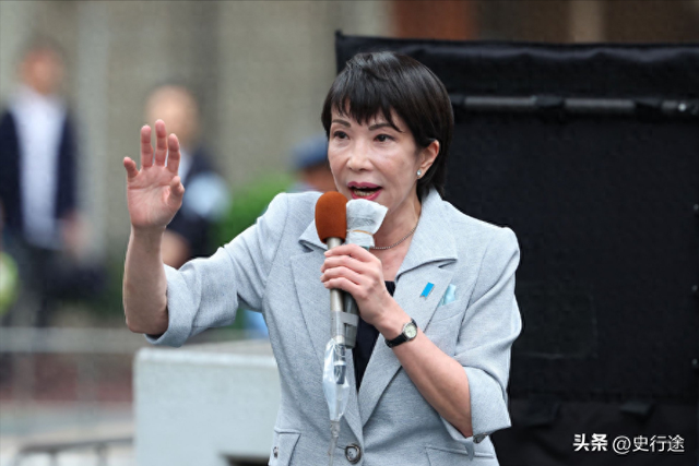 在中日关系敏感时期，他竟然率团赴日访问，为了刷存在感毫无底线