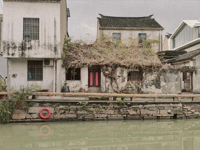 苏州城外淡若水墨的老街，如今有些寂寞冷清