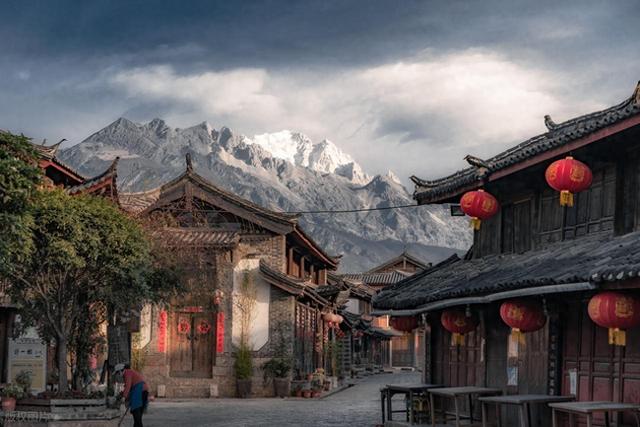 大量韩国游客涌入丽江，打着旅游幌子不去旅游不吃美食，为啥来？