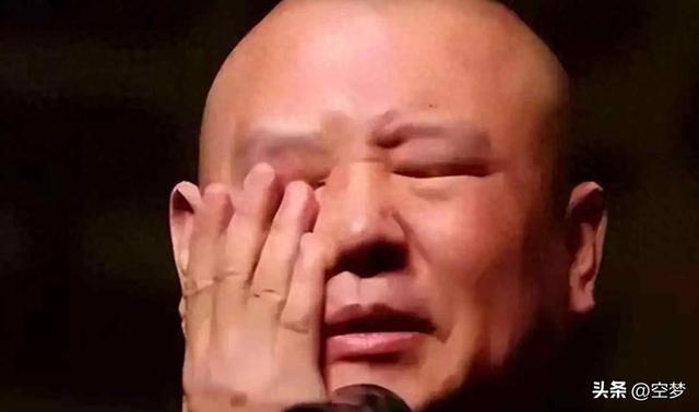 民间相声遇审查风波，曲协甩锅引争议，郭德纲用观众破局？