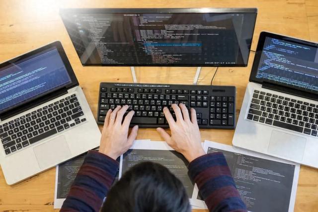 浪人网站建设（AI编程太疯狂一人搞出盈利网站）