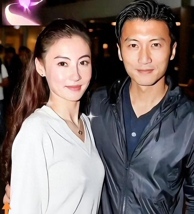 王晶曝谢霆锋张柏芝离婚原因：她很爱小谢，却经常边做饭边骂男方