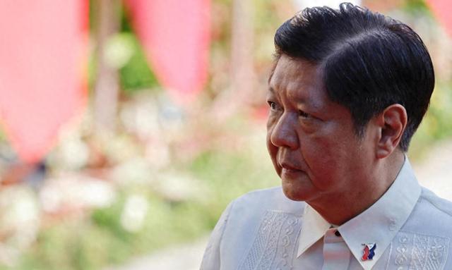 菲律宾彻底炸锅！民众怒吼：马科斯赶紧下台，让位杜特尔特女儿