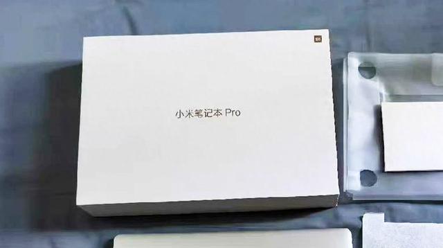 流畅办公的小米笔记本电脑，拥有14英寸2.8k超清屏，优缺点都明显