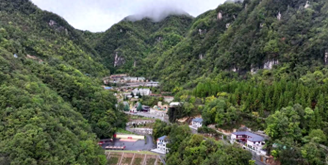 保康尧治河：昔日挖山开矿 今朝保绿生金