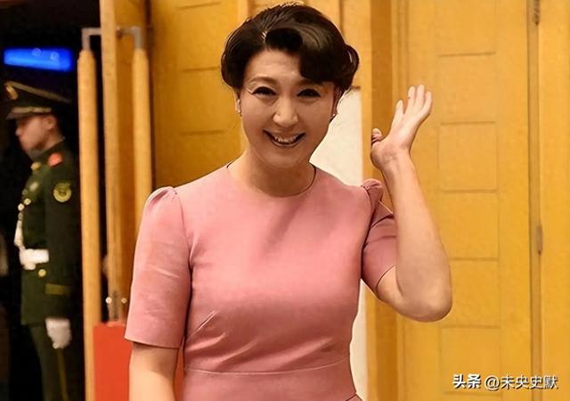 自身难保！继官媒下场之后，闫学晶又被曝身份造假	，宋丹丹说对了