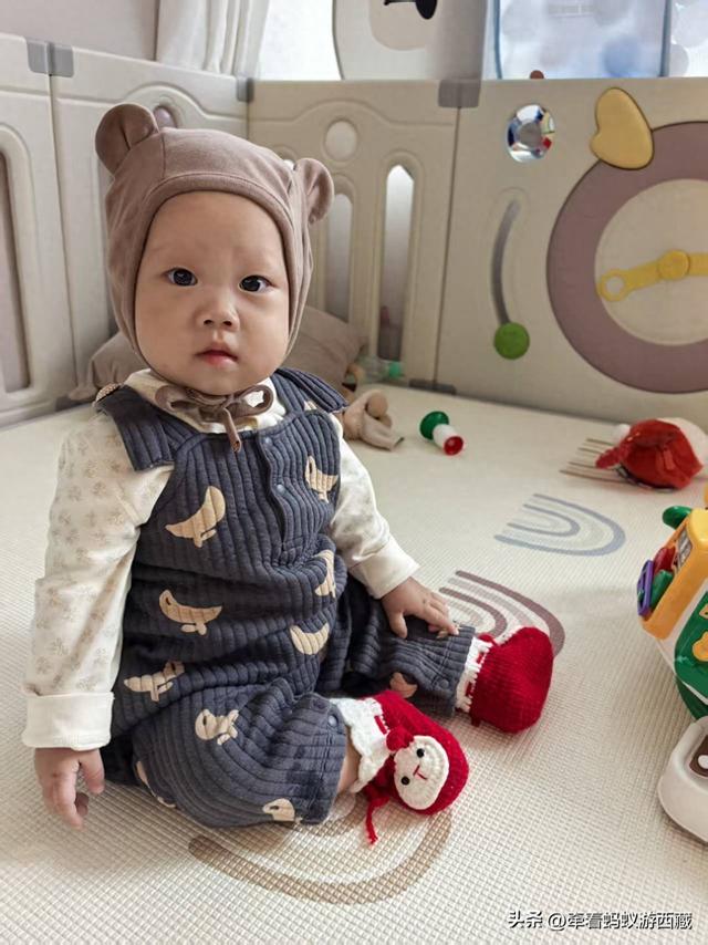 “小萌主”系列：我家10个月“小萌主”：浑身都是阳光味儿