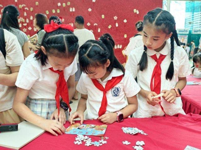 全国前十、迎客超2700万人次！8天长假重庆火火火