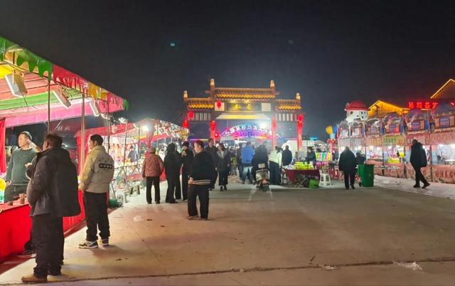 泌阳和园灯火璀璨，正月十五前都能玩