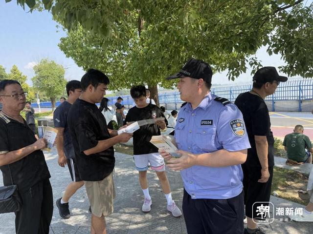 农历七月半“鬼王潮”失约 有东北游客专程来七格猪头角坝追潮
