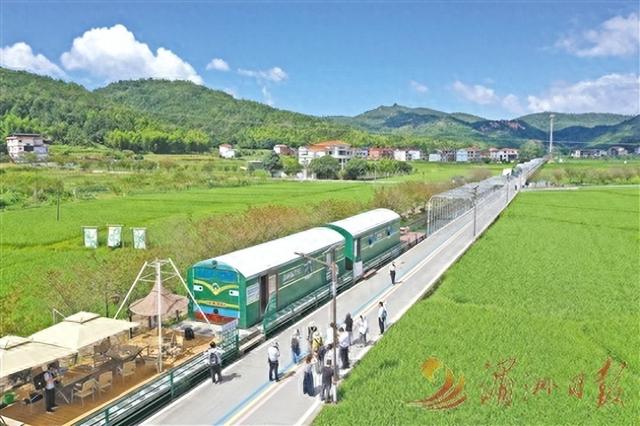 钟山镇南兴村、梅洋村： 田园风光引客来