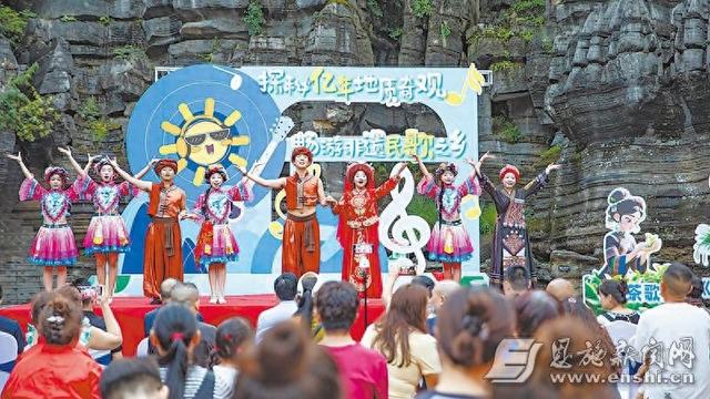 民歌展演 显非遗魅力