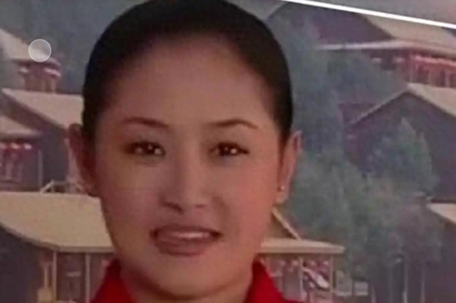 她曾是本山传媒第一美女，当红时被开除，如今与昔日判若两人