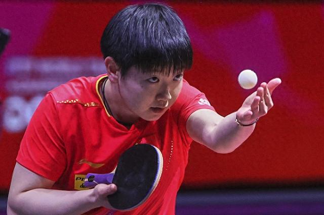 巅峰对决！孙颖莎4比3战胜王曼昱 夺冠后泪洒赛场