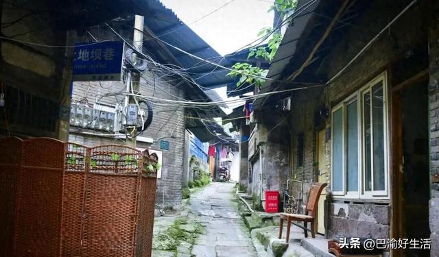民国时期遗留老街道，曾是合川最热闹的街巷，至今保留着原汁原味