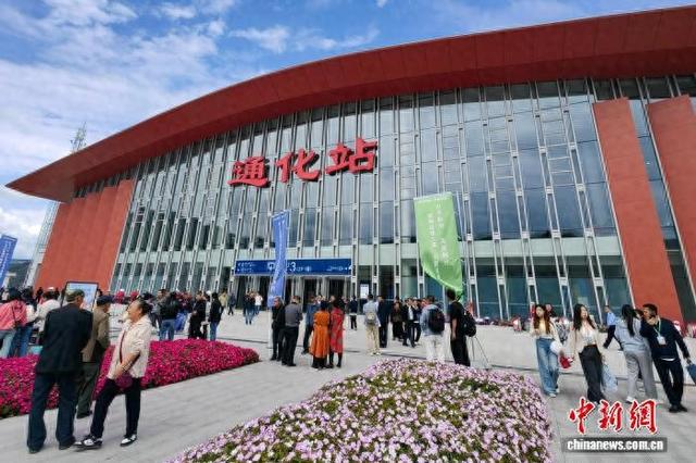 坐着高铁看中国：领略沈白高铁带沿线“宝藏”风光