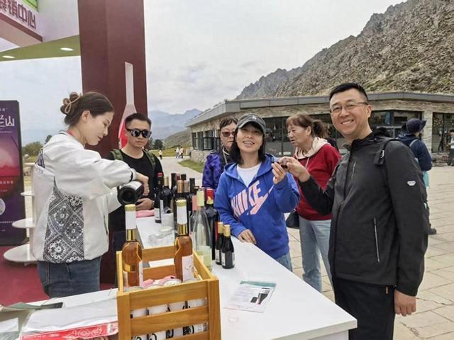 国庆中秋长假，贺兰山东麓葡萄酒进景区啦